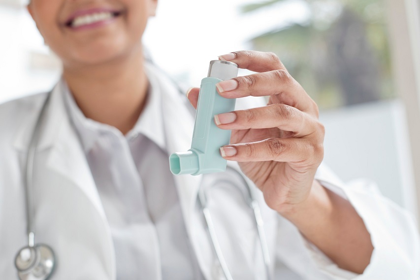 Las mascarillas, aliadas de las personas con asma para reducir la exposición a partículas perjudiciales